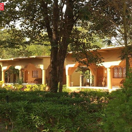 Adb Rooms Ashoka Resort Tāla 外观 照片