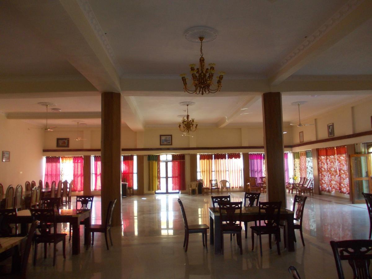 Adb Rooms Ashoka Resort Tāla 外观 照片